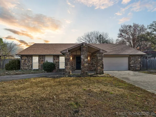 212 S Willey St, Fort Gibson, OK 74434