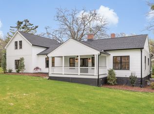 227 N Hermitage Ave, Lookout Mountain, TN 37350