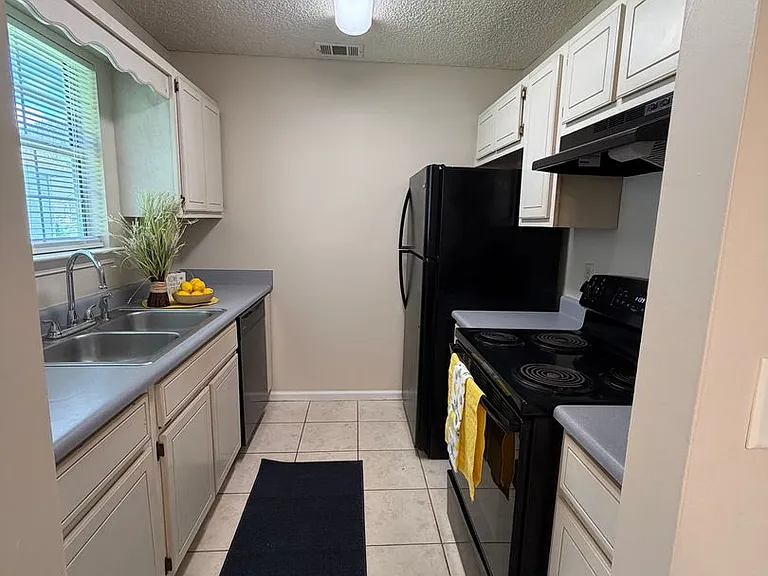 101 Talbot Ct — Photo 20