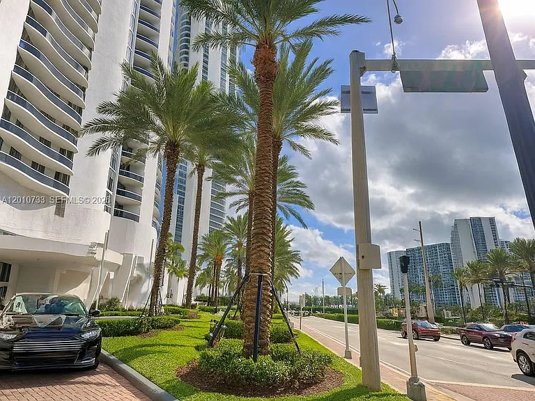 15901 Collins Ave #1203 — Photo 28