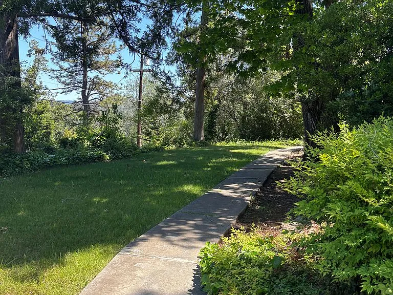 210 Gossonia Park — Photo 1