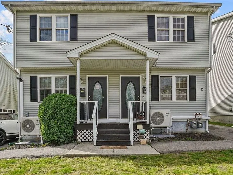 44 Ridgeway Ave — Photo 1