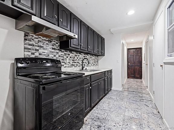 2nd image of 1086 Blake Avenue