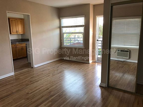 5th image of 709 S Louise St #A