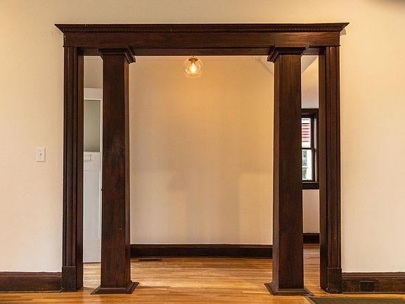 3rd image of 569 Linwood Ave #1