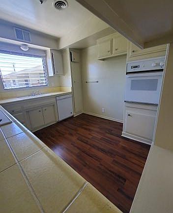 2nd image of 1148 W Huntington Dr #23