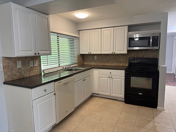 5th image of 3545 Westchester Dr