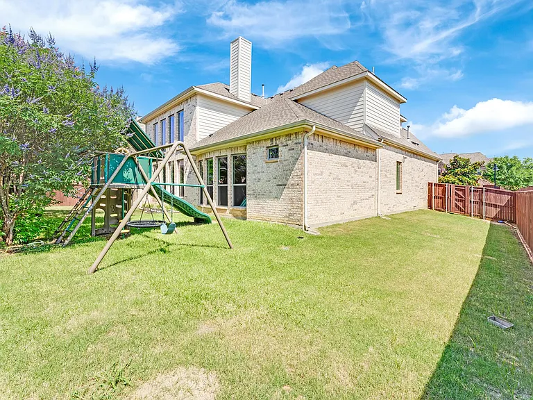 1602 Meg Dr — Photo 36