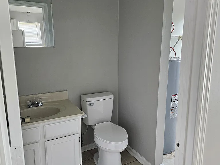 214 S Keeneland Dr #B — Photo 3