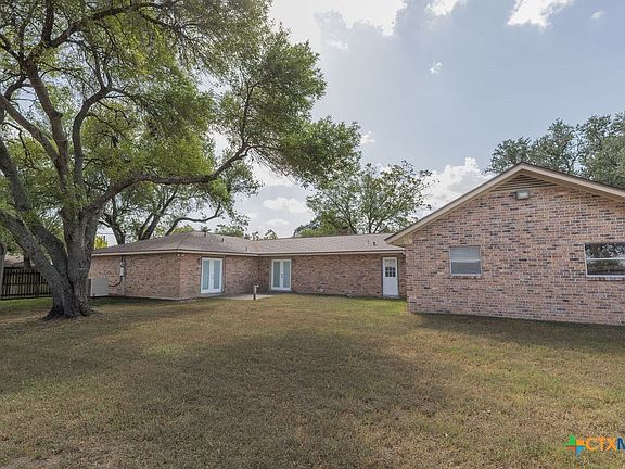 4th image of 201 Oak Ln
