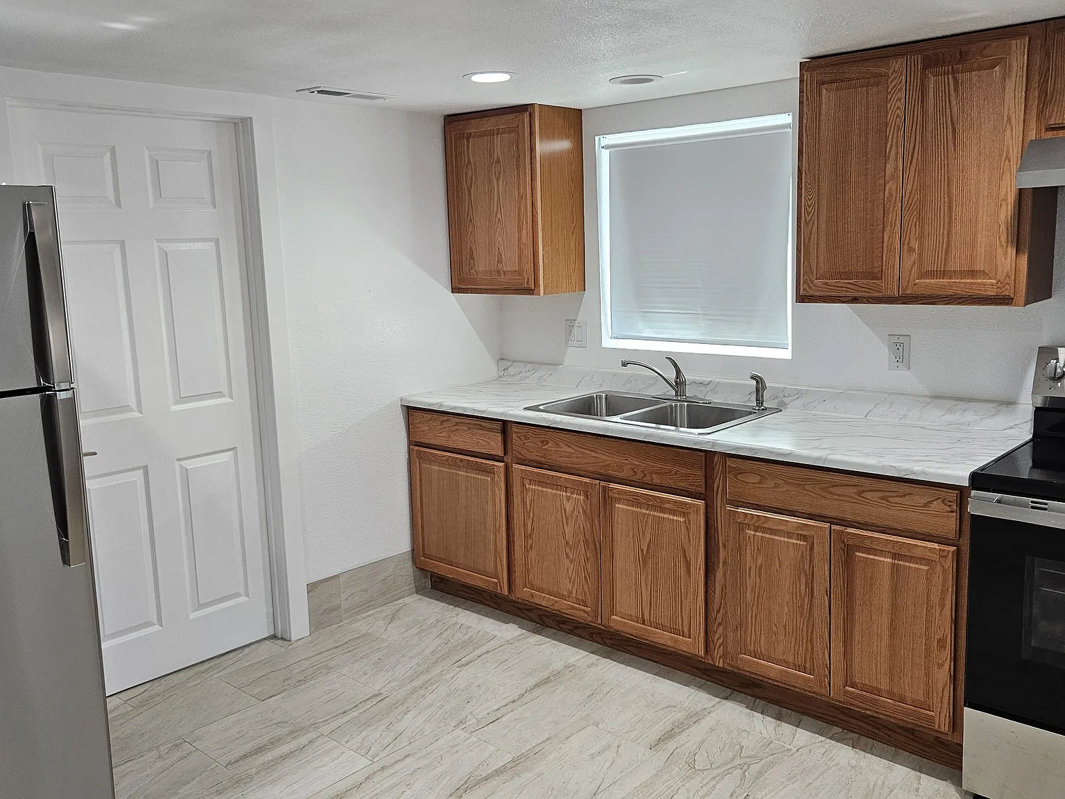 3 bed, 876 sqft, $1,500 — Photo 3