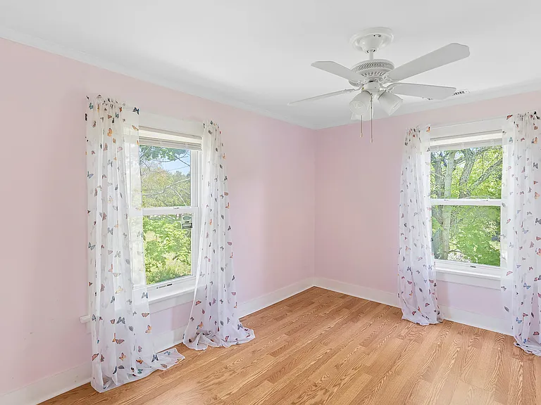 37 N Bishops Ln — Photo 11