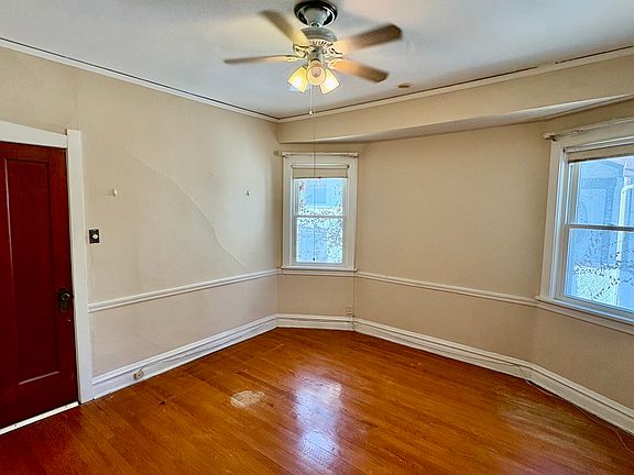 5th image of 1232 N Mayfield Ave
