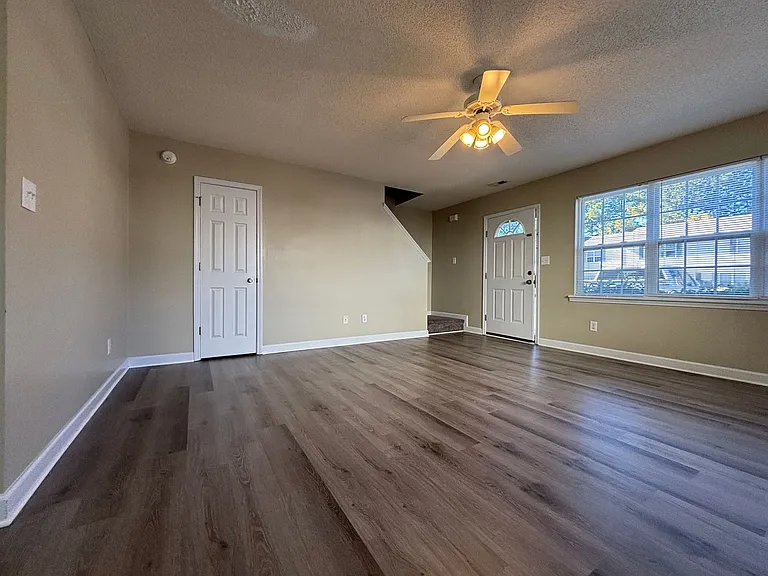 46 Pirates Cove Dr — Photo 3