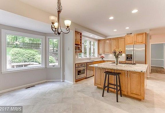 4th image of 1001 Bowen Ct
