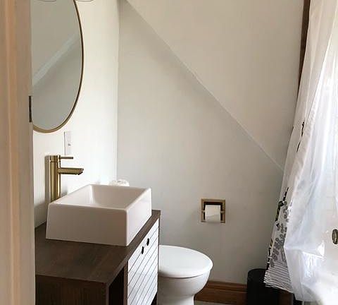 Bathroom in the second floor