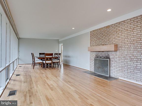 4th image of 2321 Kimbro St