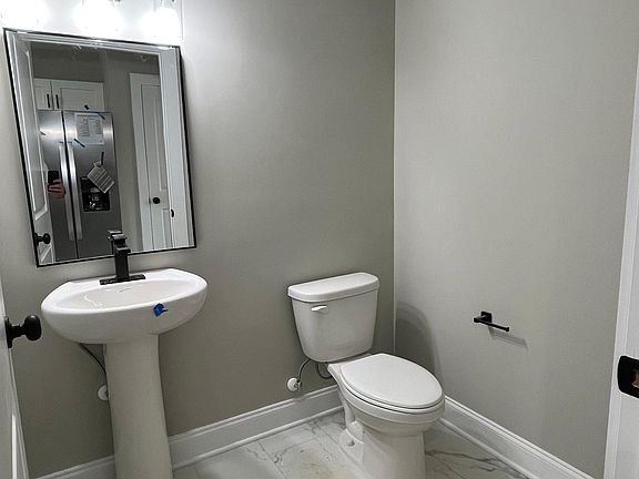 3rd image of 109 Woodstone Ln