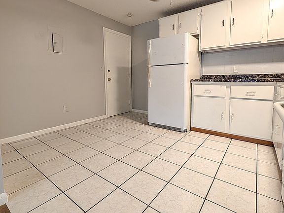 4th image of 307 Pawtucket Blvd Unit 12