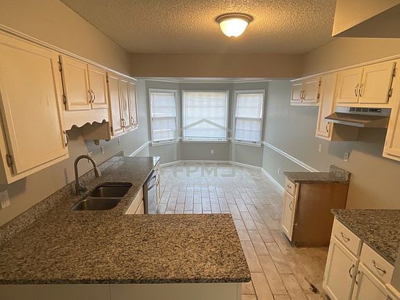 3rd image of 7089 Cobblestone Dr