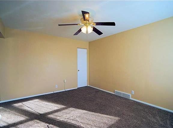 3rd image of 135 W Velma Ave