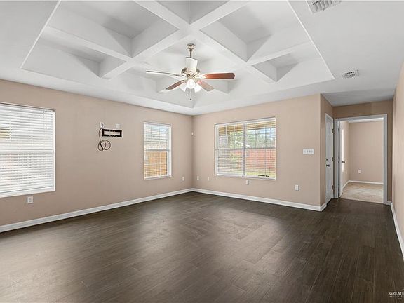 4th image of 813 Chickadee Ave