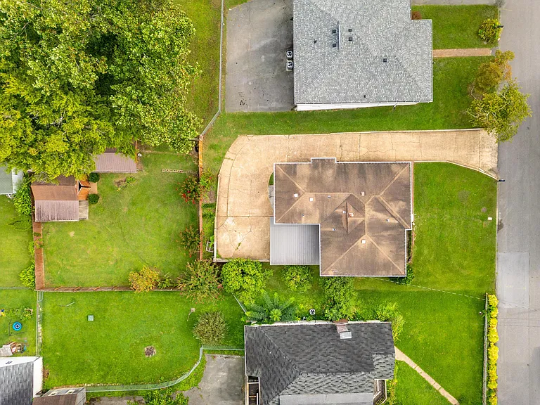 3699 Tacoma Ave — Photo 40