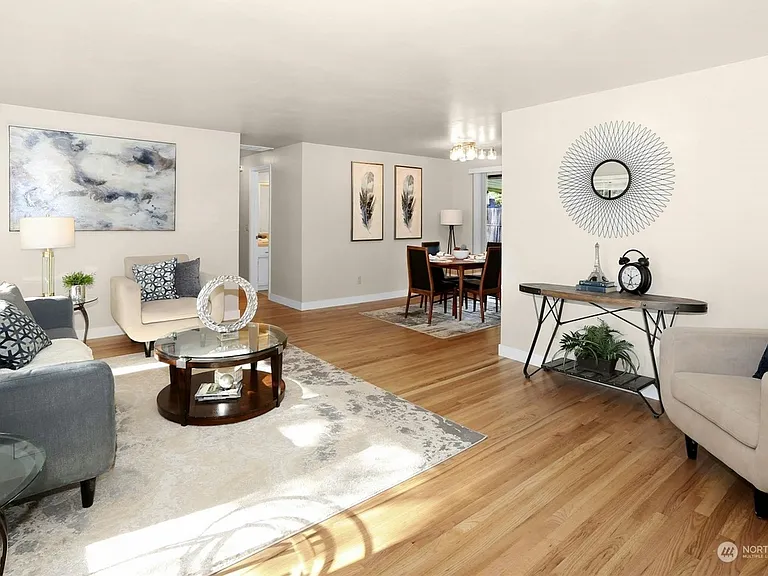 2516 Dayton Ave NE — Photo 4