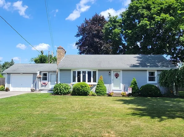 72 Briarwood Dr, Seekonk, MA 02771