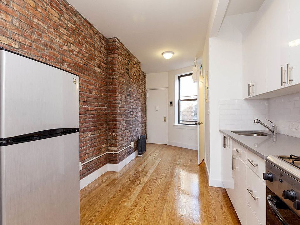 2nd image of 506 E 13th St APT 23