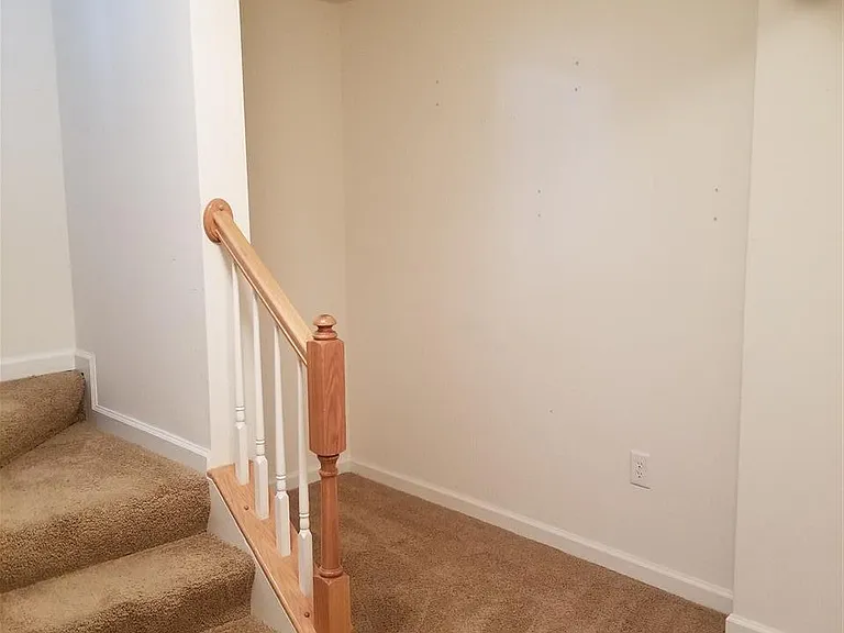 2442 Abington Dr — Photo 9