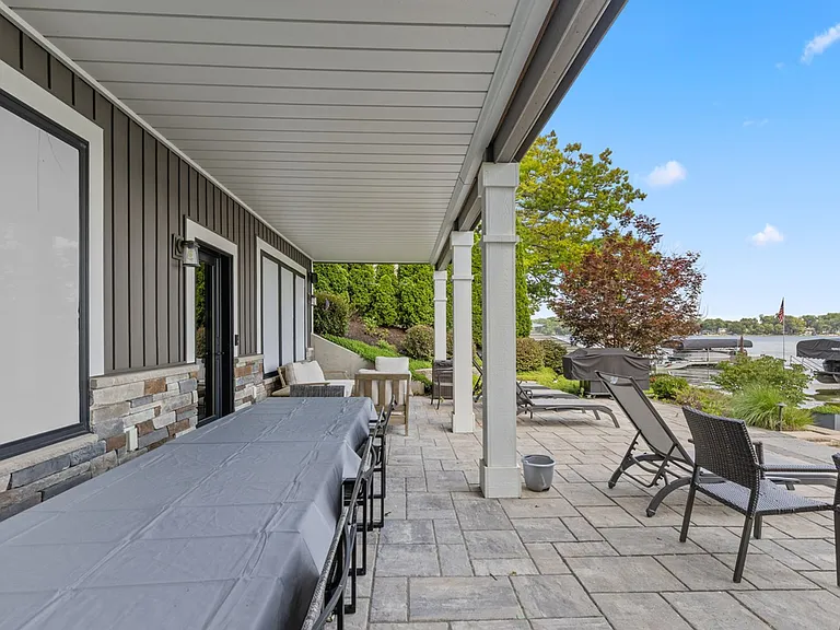 7002 Silver Lake Dr NE — Photo 31