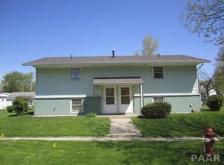 209 E Ann St, Roanoke, IL