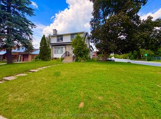 1085 Richard Ave, Ottawa, ON K1H 8C3
