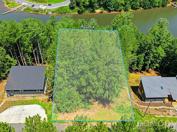 2nd image of 38 Peaceful Cove Ct