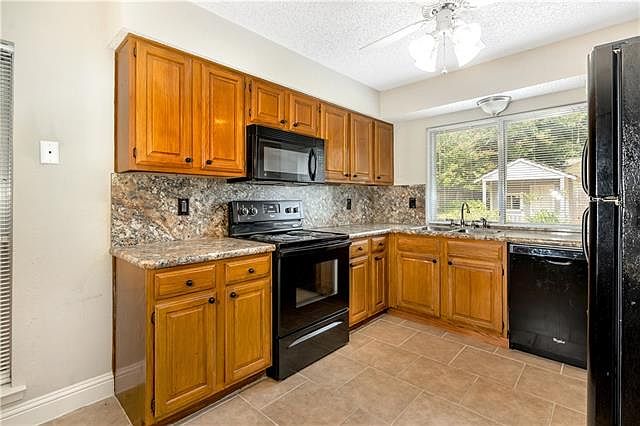 1st image of 3814 Pine Ct