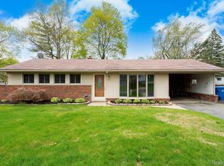 779 Joyceil Dr, Waterford, MI 48328
