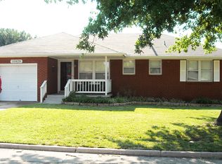 10828 N Utica Dr, The Village, OK 73120
