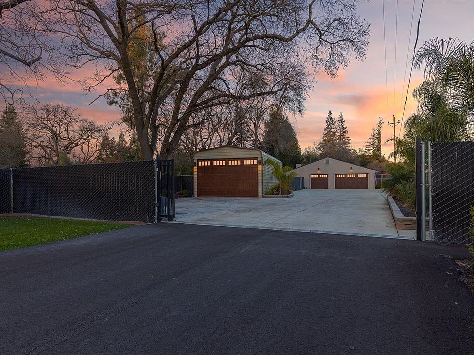 1st image of 9478 N Oakwilde Ave