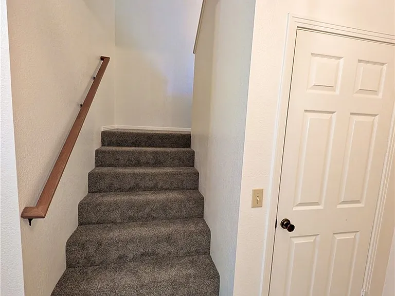 1813 Newport Ave — Photo 4
