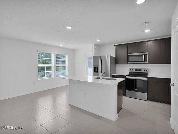 5th image of 10104 TREASURE OAKS Court