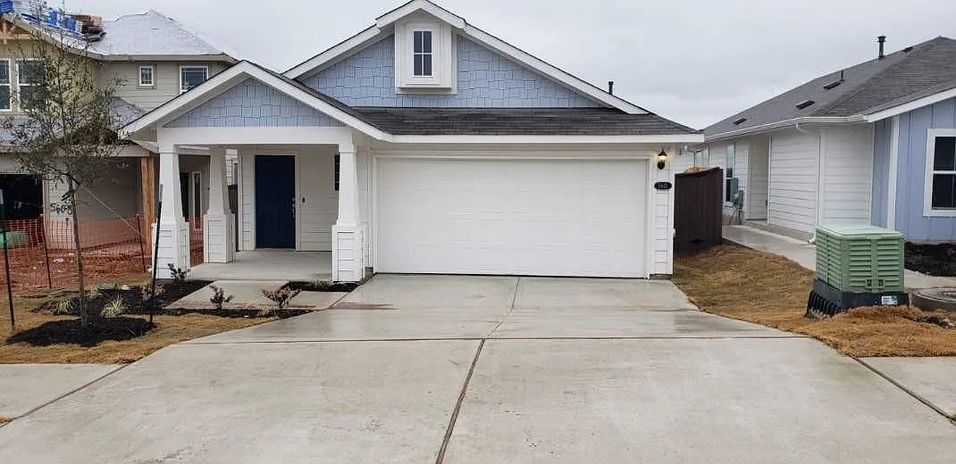 3 bed, 2.0 bath, 1540 sqft, $2,300 — Photo 1