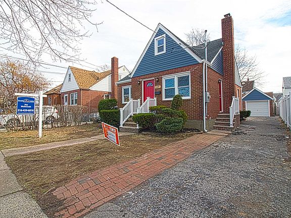 2nd image of 149 Oak St