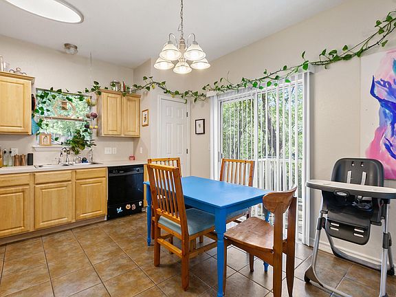 5th image of 2-1311 E M Franklin Ave #2
