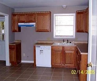 5th image of 418 Janet Ln