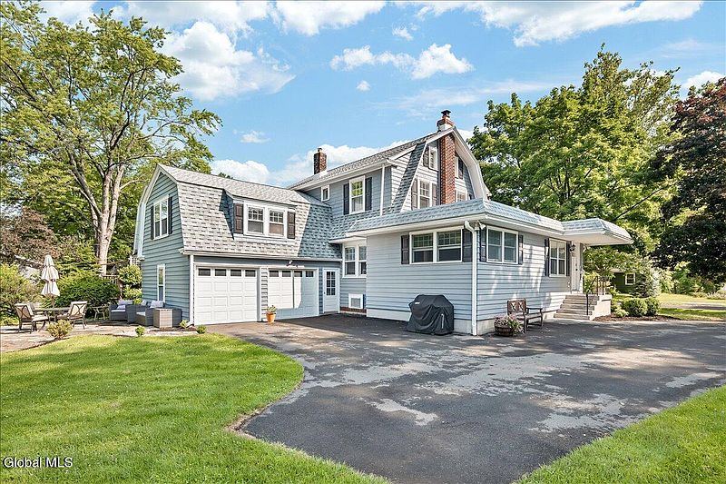 4th image of 27 Herrick Avenue
