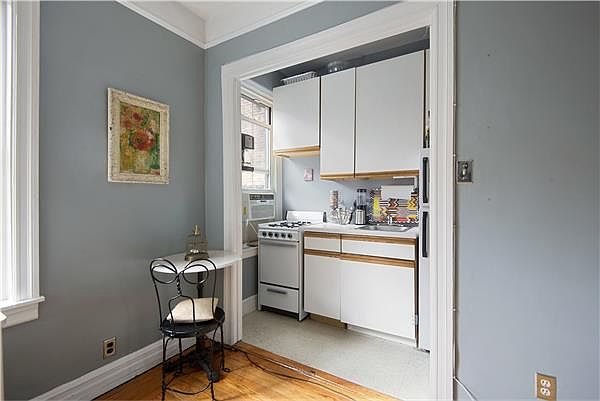 2nd image of 59 Pineapple St APT 6-H