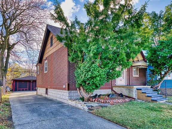 2nd image of 304 Pinecrest Dr