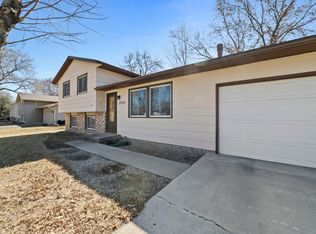 9705 98th Pl N, Maple Grove, MN 55369