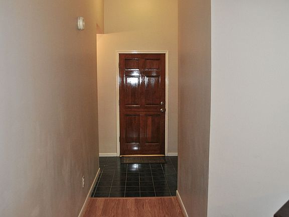3rd image of 1002 Abbott Dr
